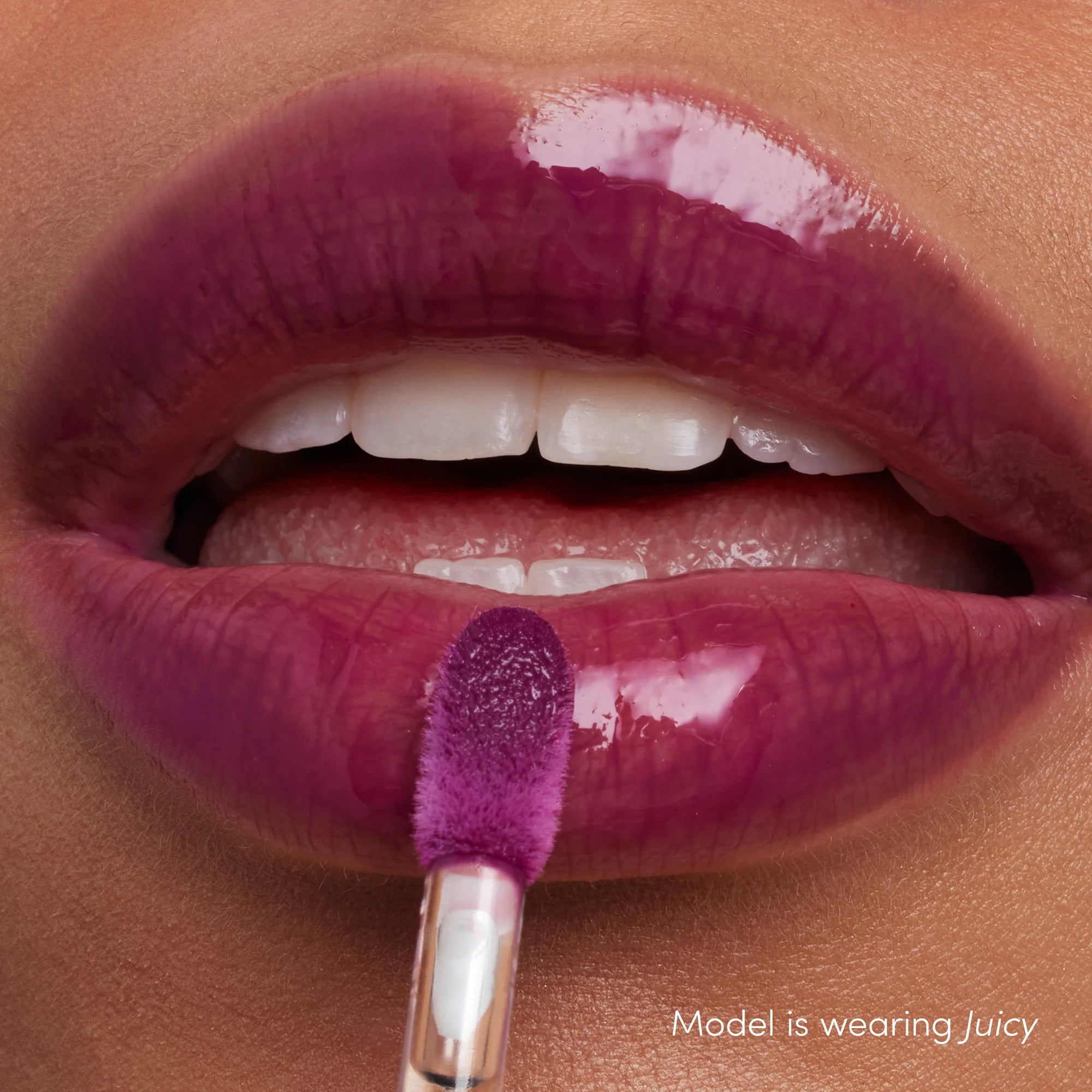 ColorLuxeLipGlaze_PDP_AltImages_Lips_Juicy_2000x_dd0de6e9-2560-456a-b850-9c6e46093ee4.webp