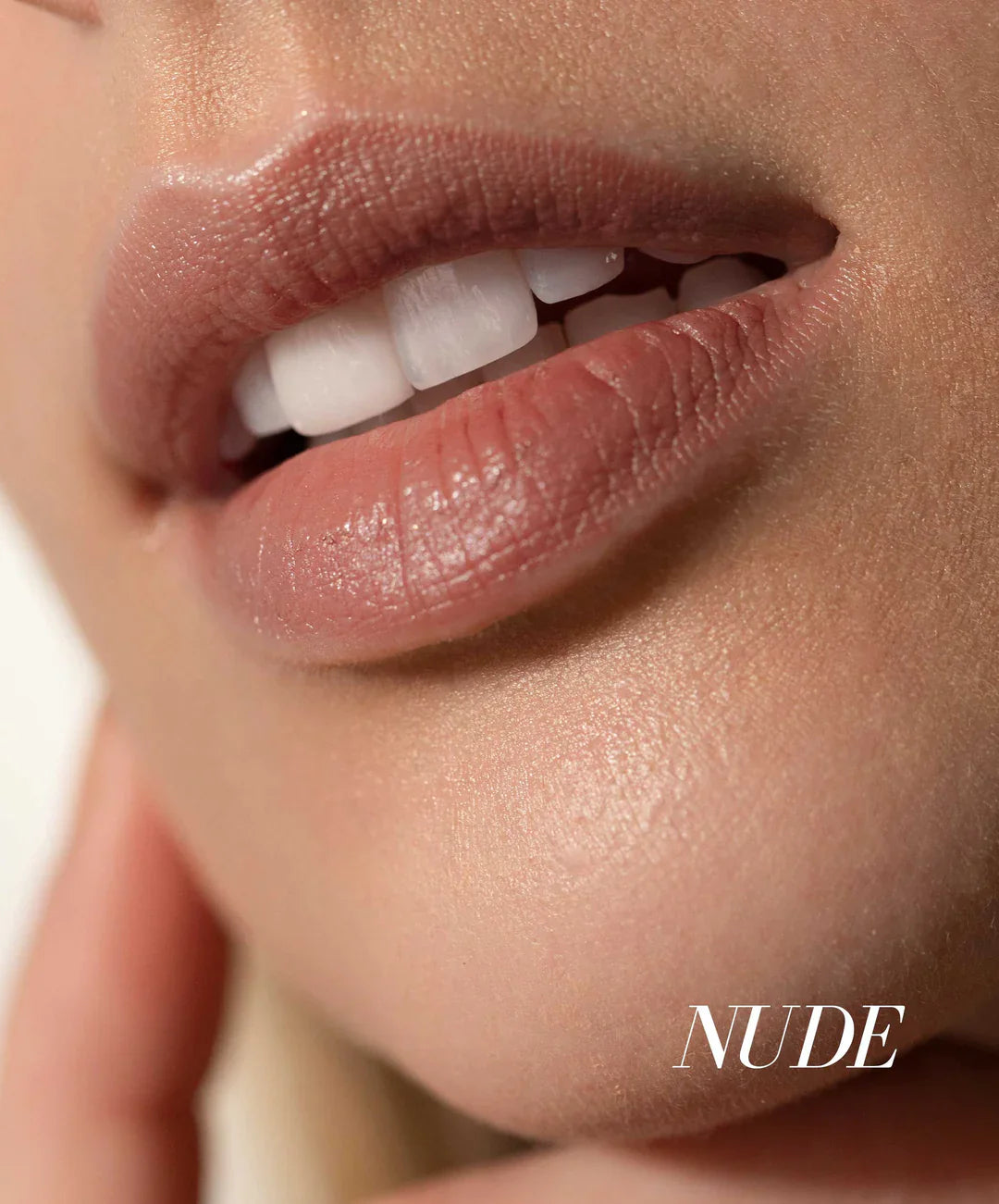 LipLiner_Nude_lifestyle_DTC_45347ea8-0a2c-4b9e-afe2-d2315c125432.webp