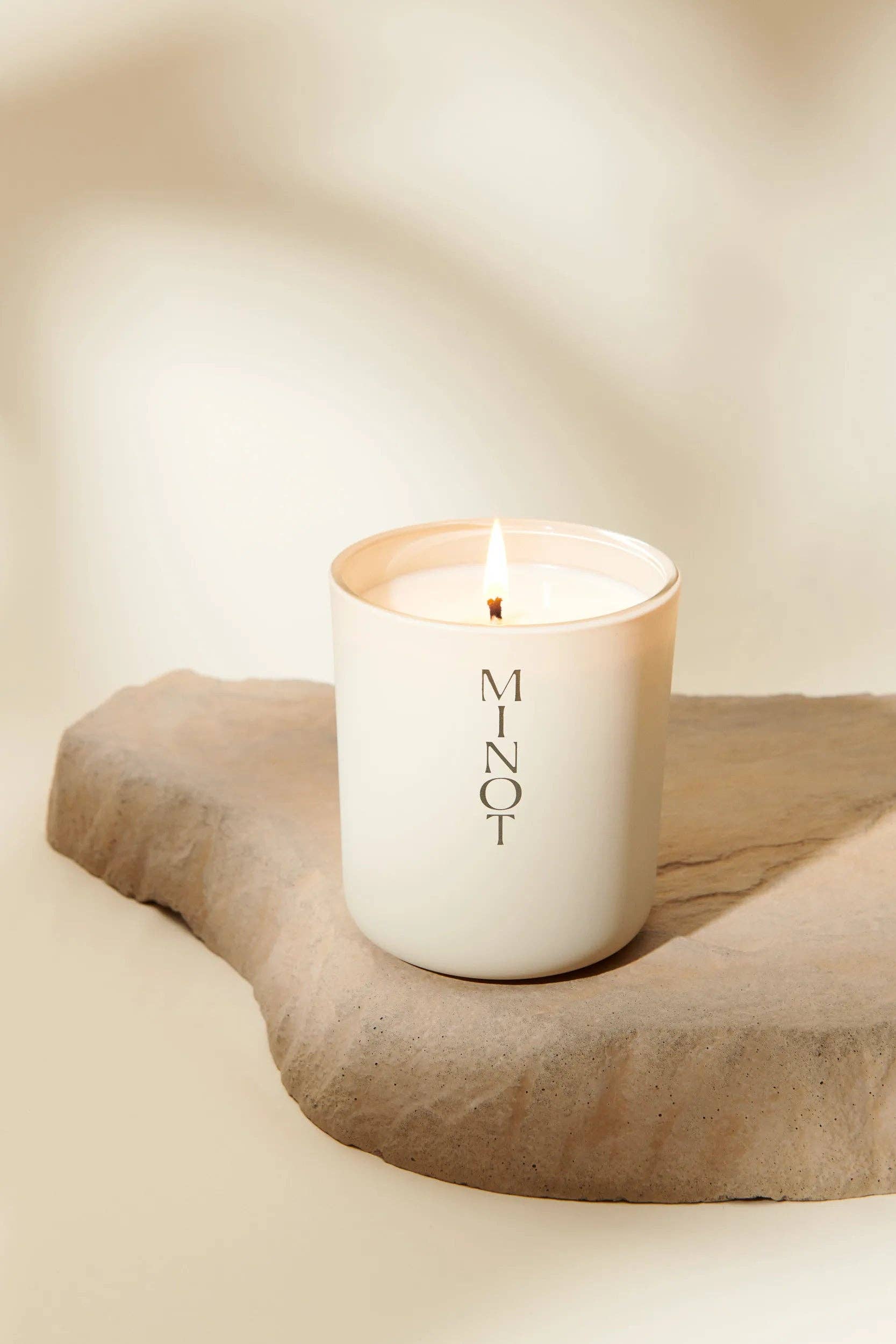 MINOT | Dewpoint Luxury Non-toxic Soy Candle