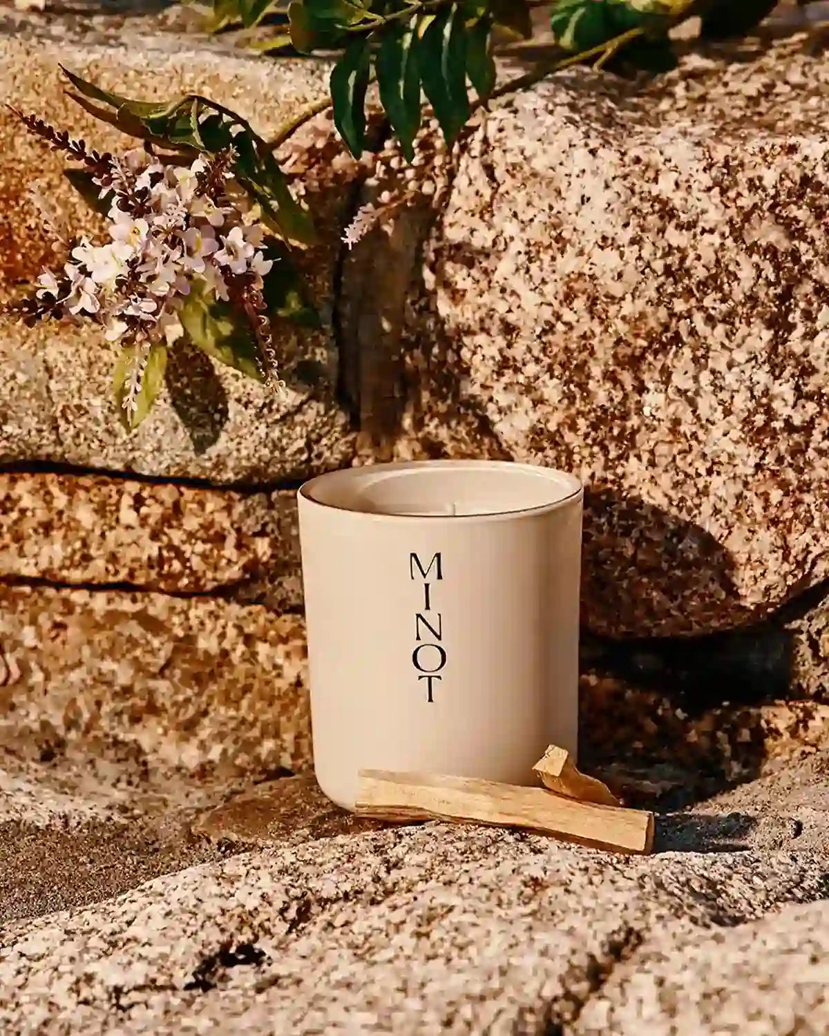 MINOT | Cliffwalk Candle - Sandalwood, Patchouli and Jasmine