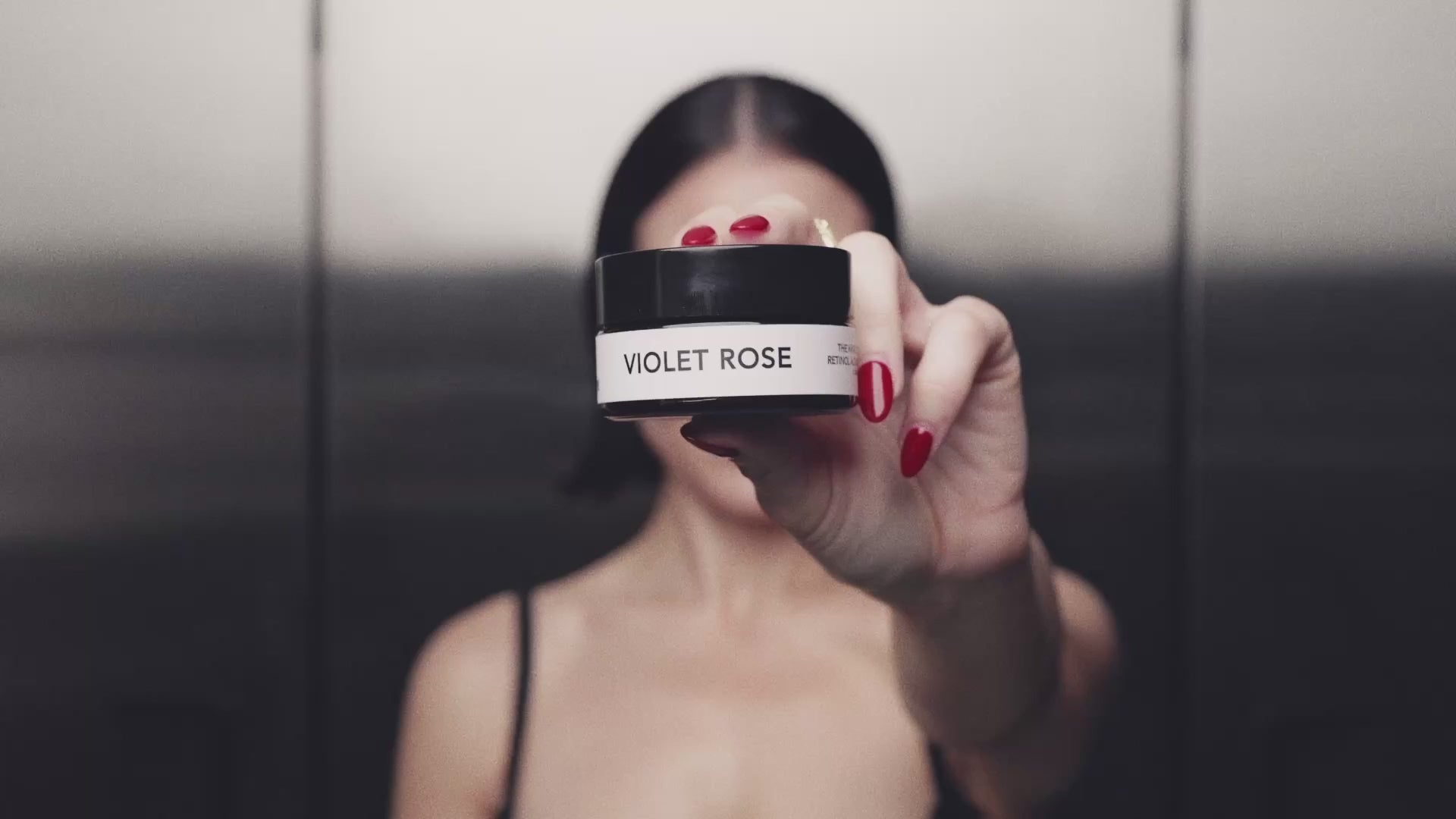 VIOLET ROSE The Retinol Hand Treatment