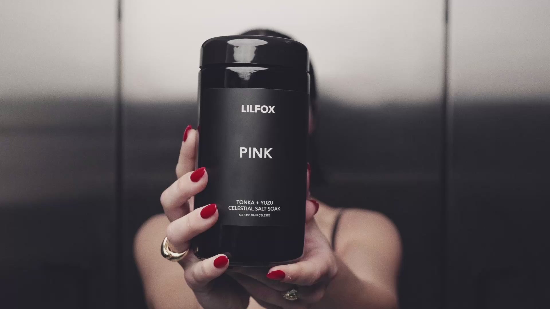 LILFOX PINK SOAK&nbsp;Aura Tonka + Yuzu Celestial Salt Soak